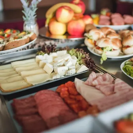 Hotel Wellness Lucia Veseli nad Luznici