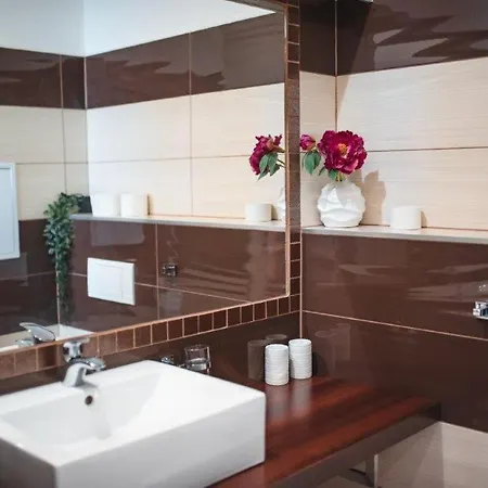 Wellness Lucia فندق